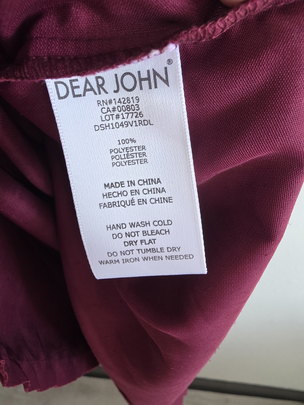 Dear John NWT L Burgundy Velvet V Neck Cap Sleeve Blouse Top Holiday - Picture 7 of 7